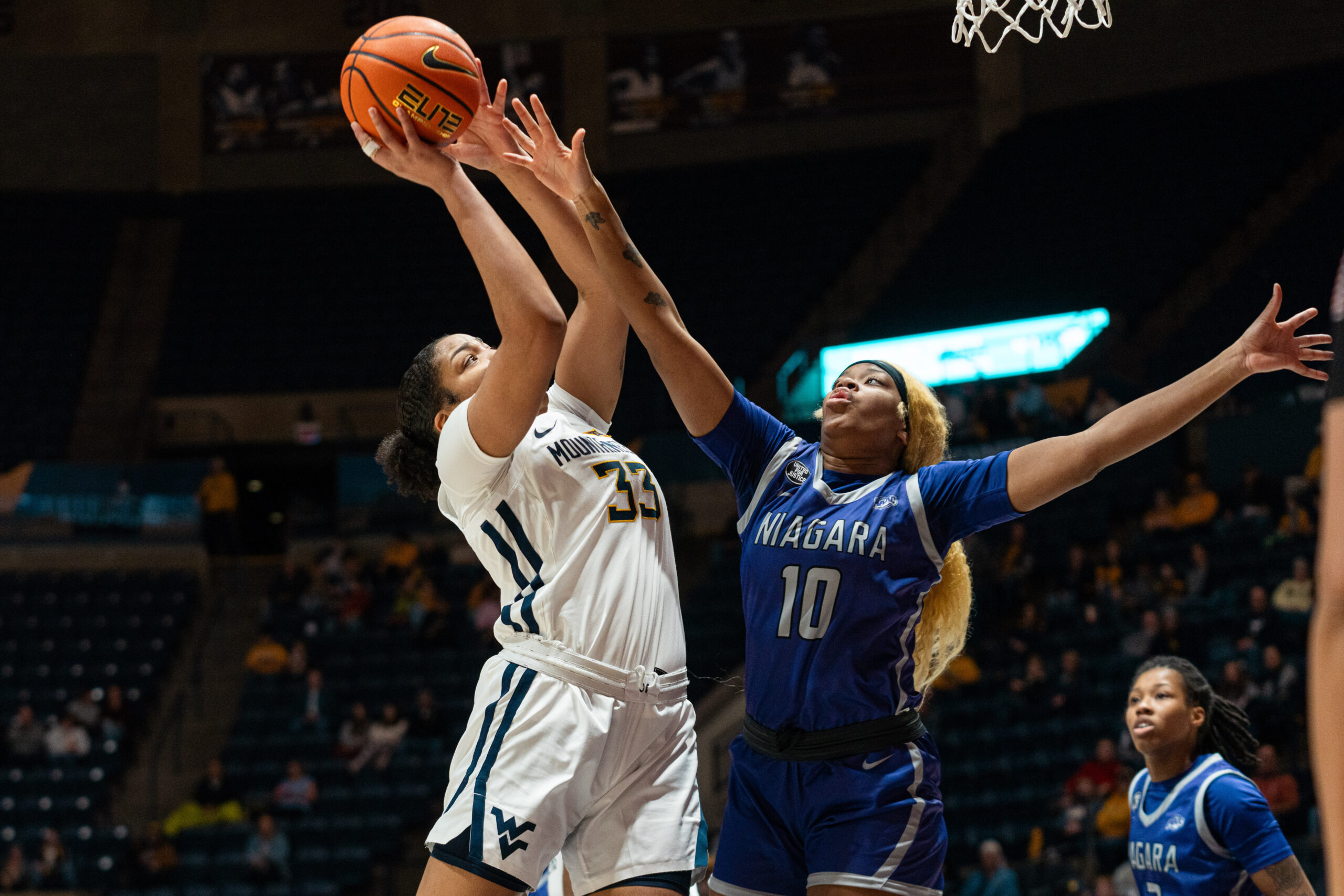 WVU enters Big 12 play undefeated after 103-52 victory against Niagara